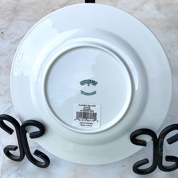 JOHNSON BROTHERS CLASSIC WILLOW SALAD PLATE 7 7/8TH INCH NEW ROUND BLUE NEW - Picture 6 of 7